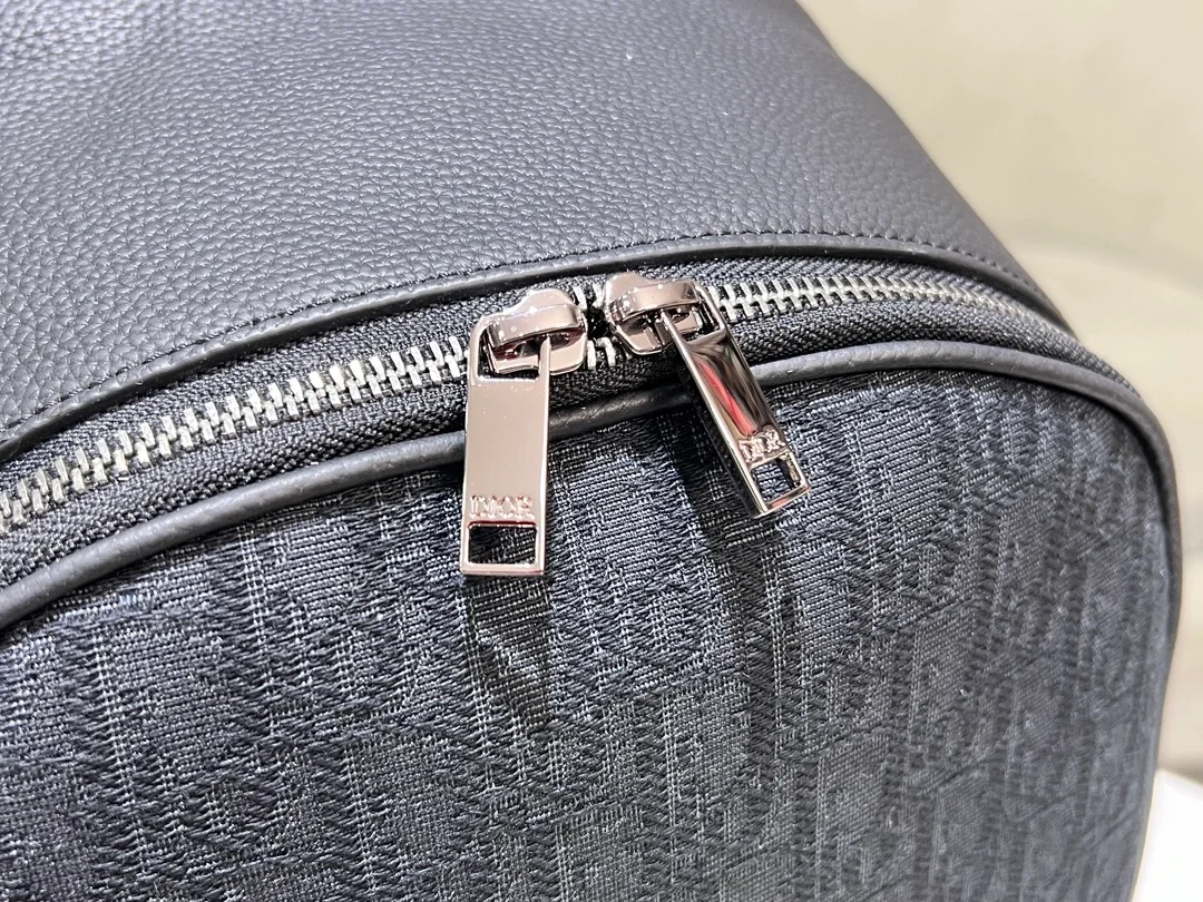 디올 오블리크 자카드 새들 지퍼 백팩