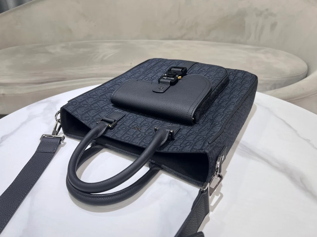 디올 오블리크 자카드 새들 토트백 블랙 그레인