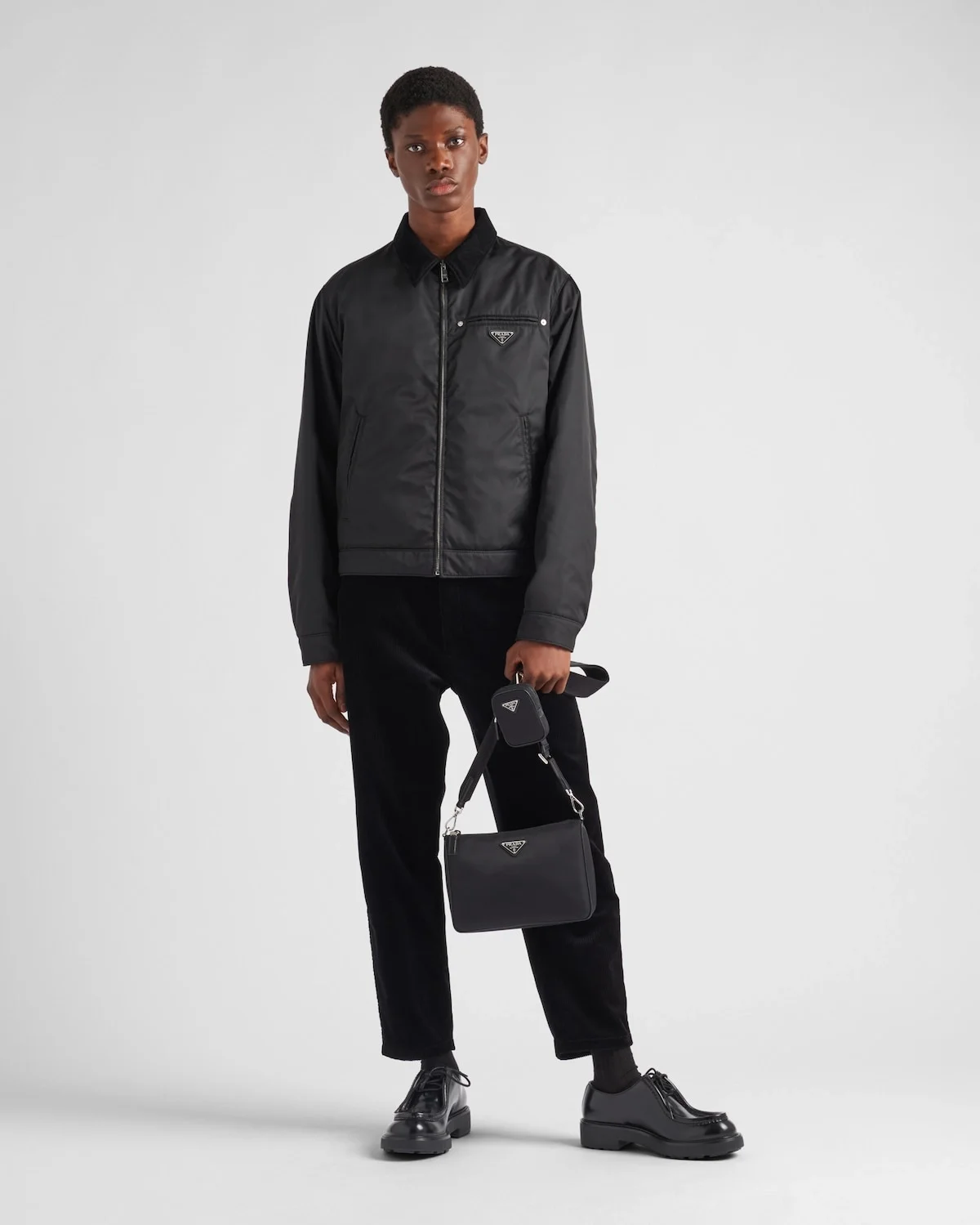 프라다 리나일론 사피아노 레더 숄더백