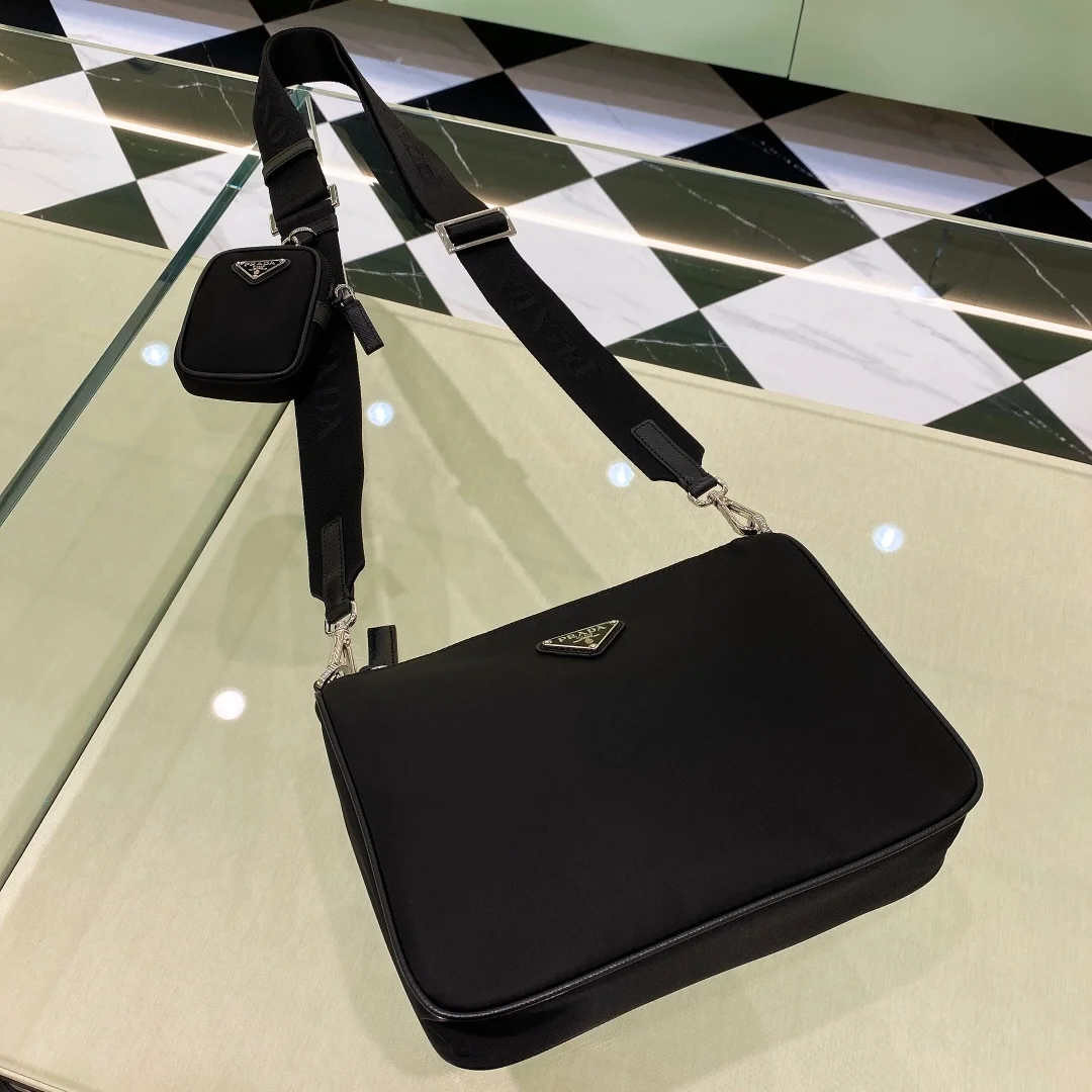 프라다 리나일론 사피아노 레더 숄더백