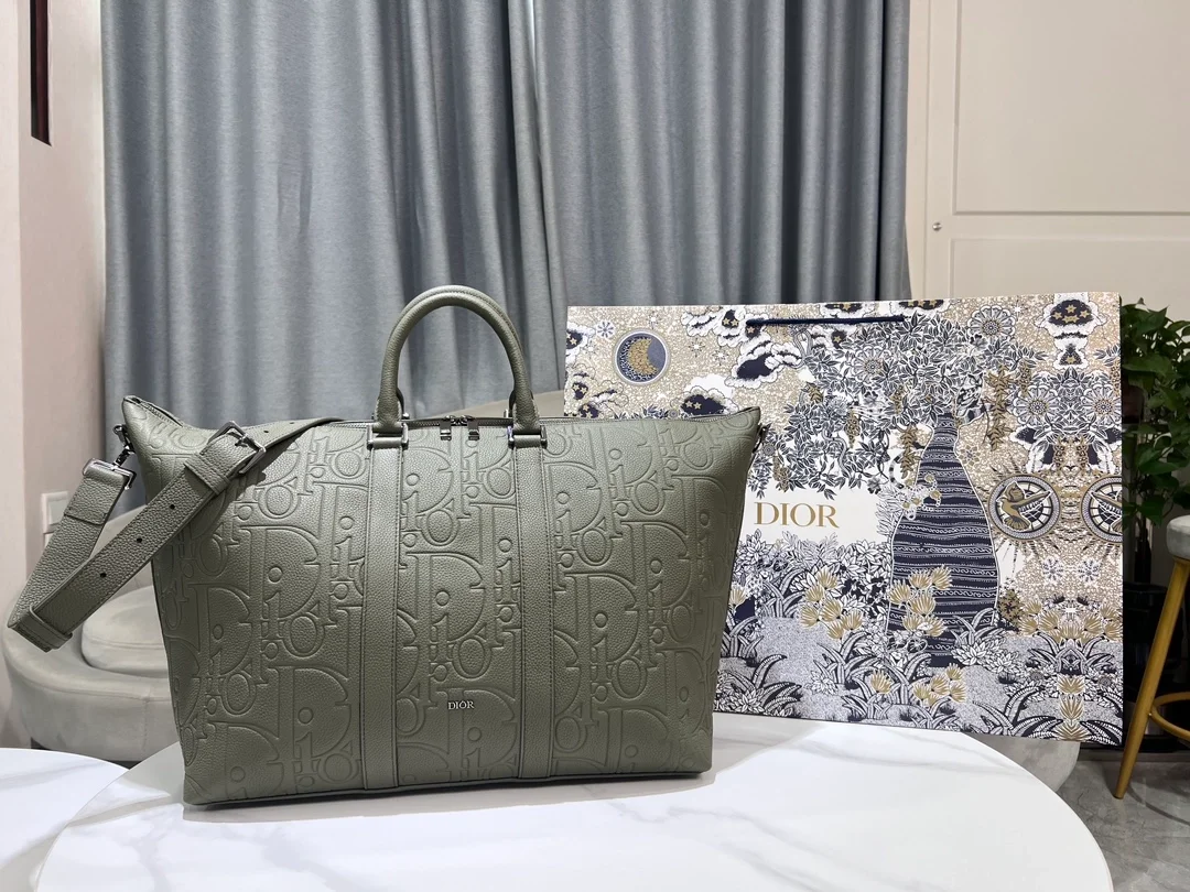 디올 위켄더 40 백 카키 그래피티