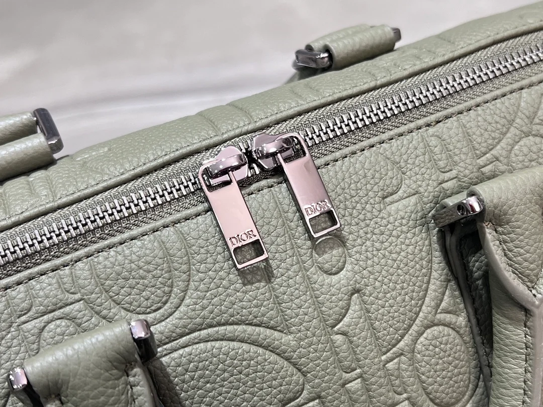 디올 위켄더 40 백 카키 그래피티