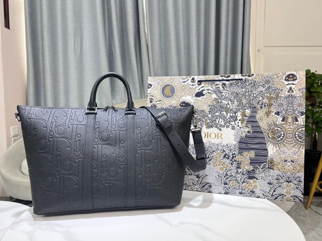 디올 위켄더 40 백 블랙 그래피티