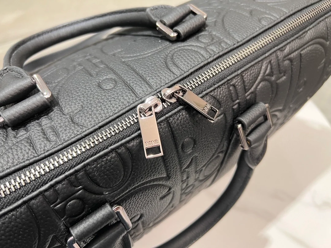 디올 위켄더 40 백 블랙 그래피티