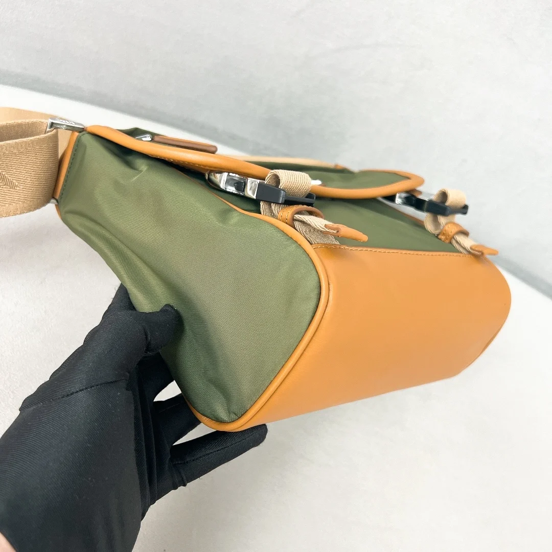 프라다 리나일론 레더 숄더백 그린