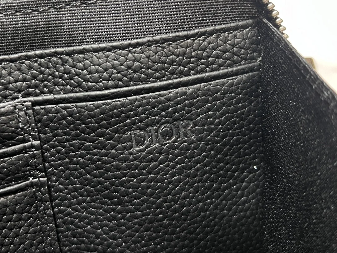 디올 스트랩 지퍼 파우치 블랙