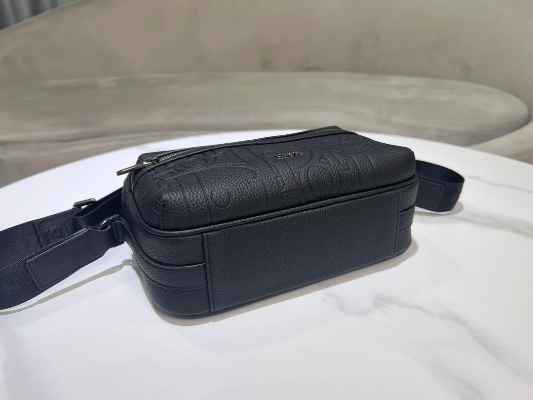 디올 라이더 2.0 지퍼 메신저백 블랙