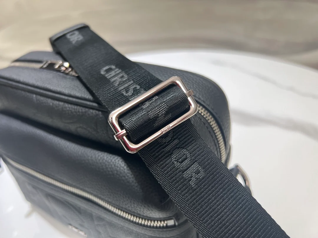 디올 라이더 2.0 지퍼 메신저백 블랙