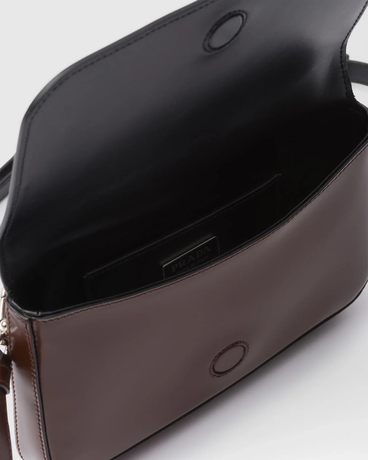 프라다 브러쉬드 레더 미니 크로스백 브라운