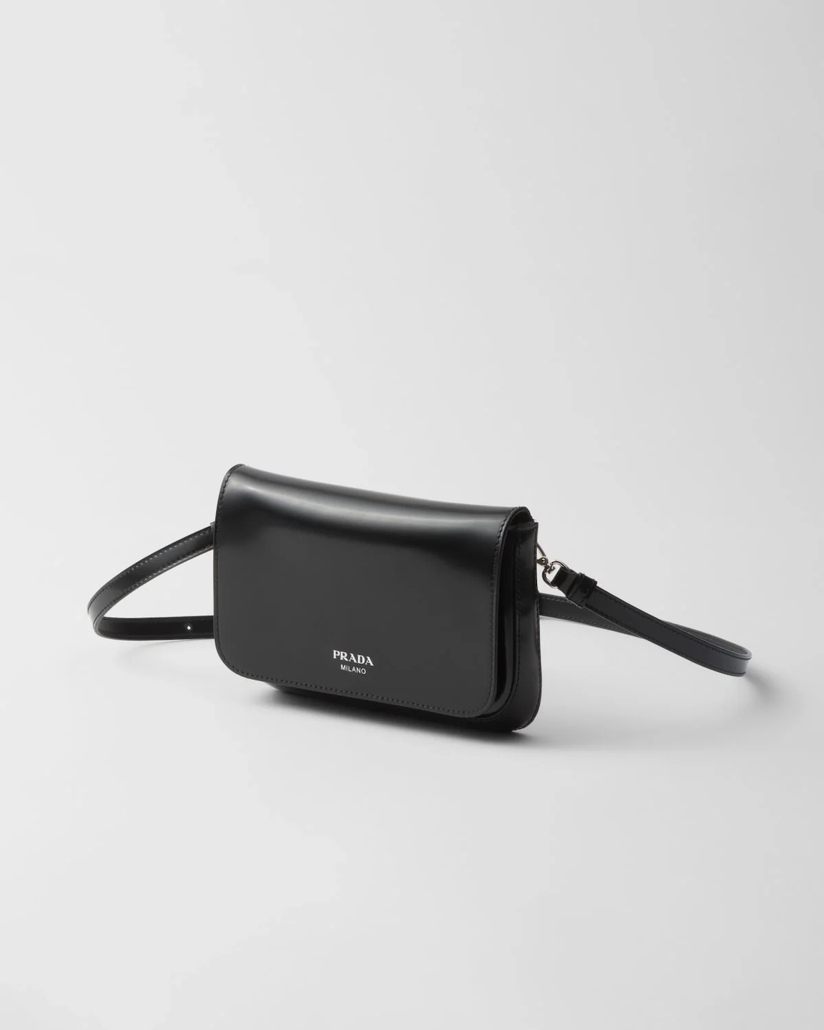 프라다 브러쉬드 레더 미니 크로스백 블랙