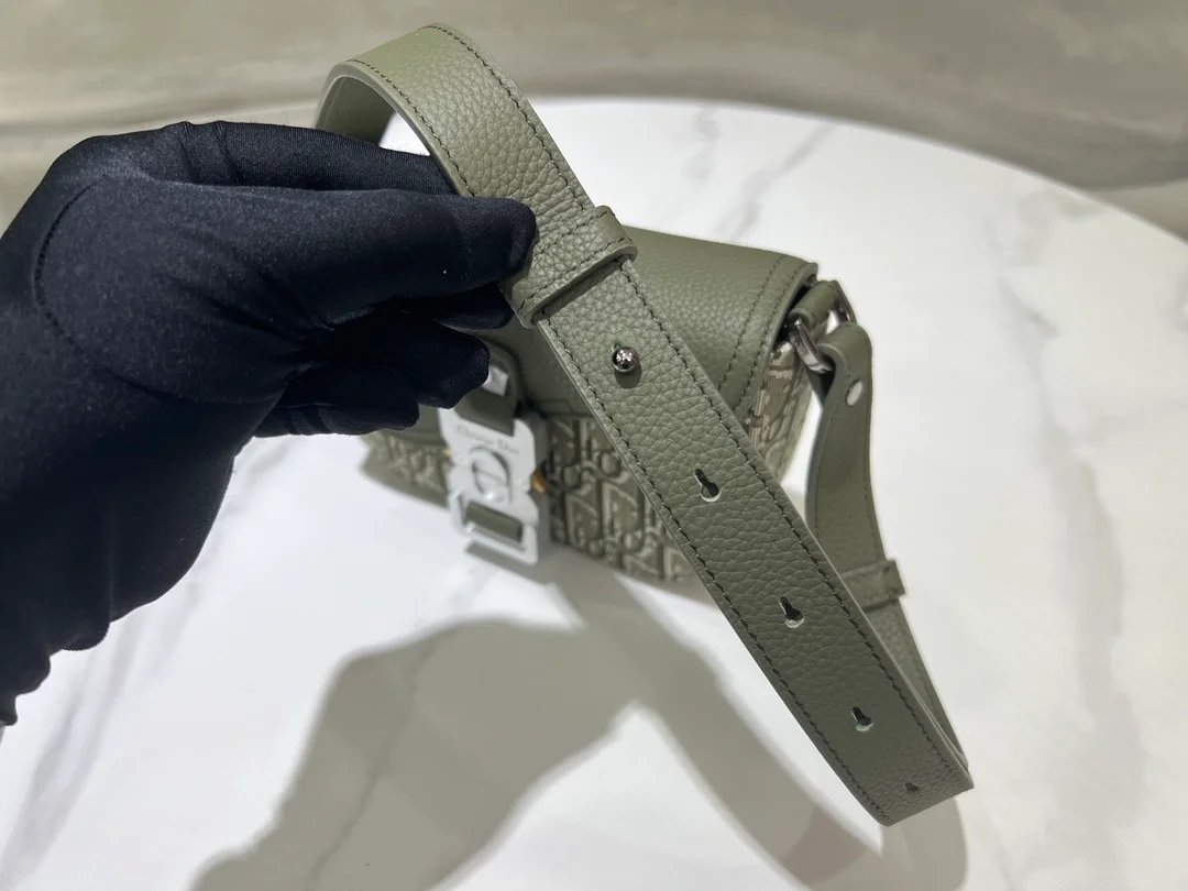 디올 Saddle 카키 오블리크 자카드 미니 플랩 메신저 백