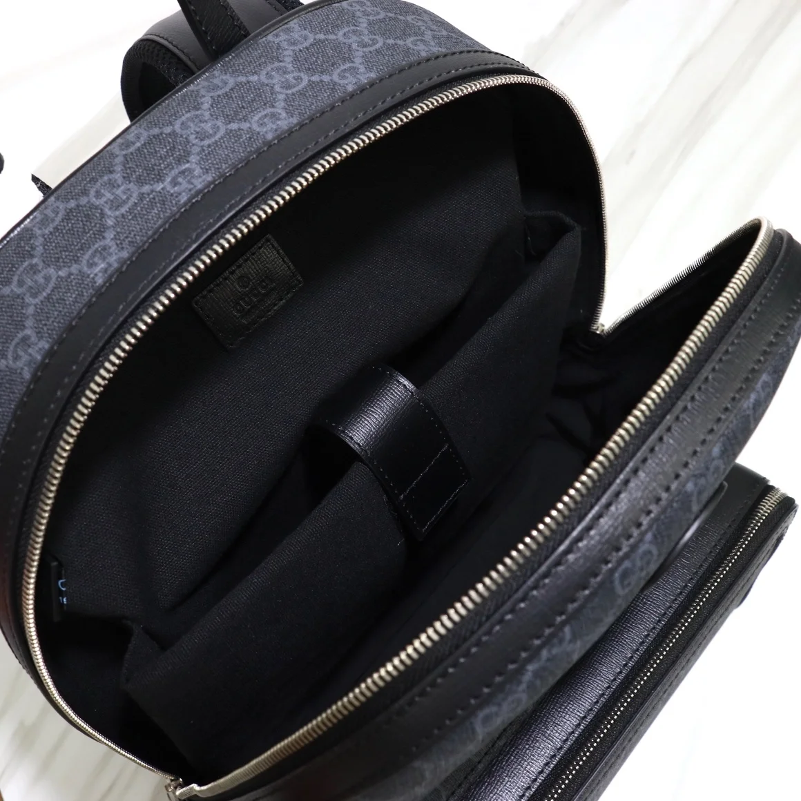 구찌 인터로킹 G 백팩