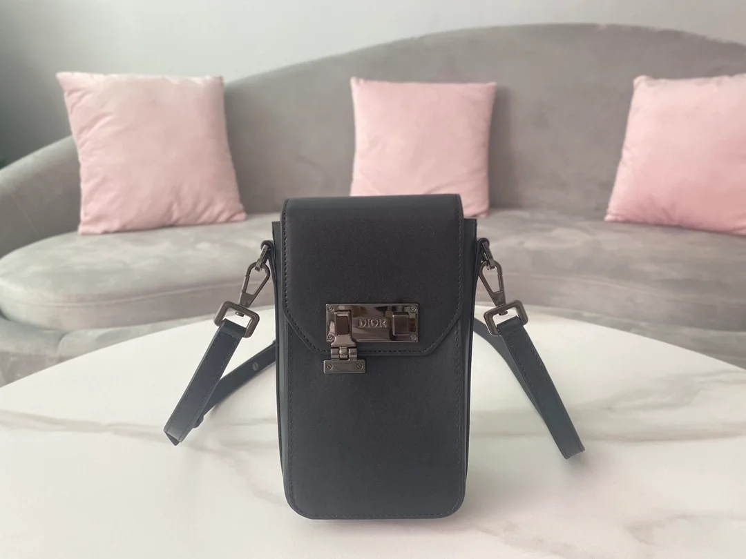 디올 버티컬 파우치 블랙