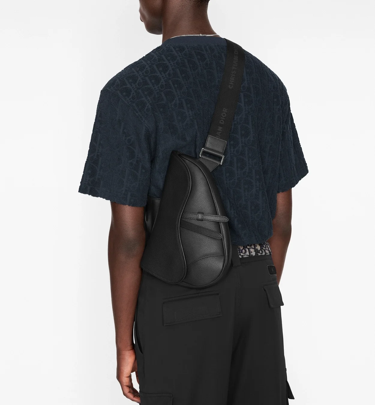 디올 그레인드 카프스킨 맥시 새들 백