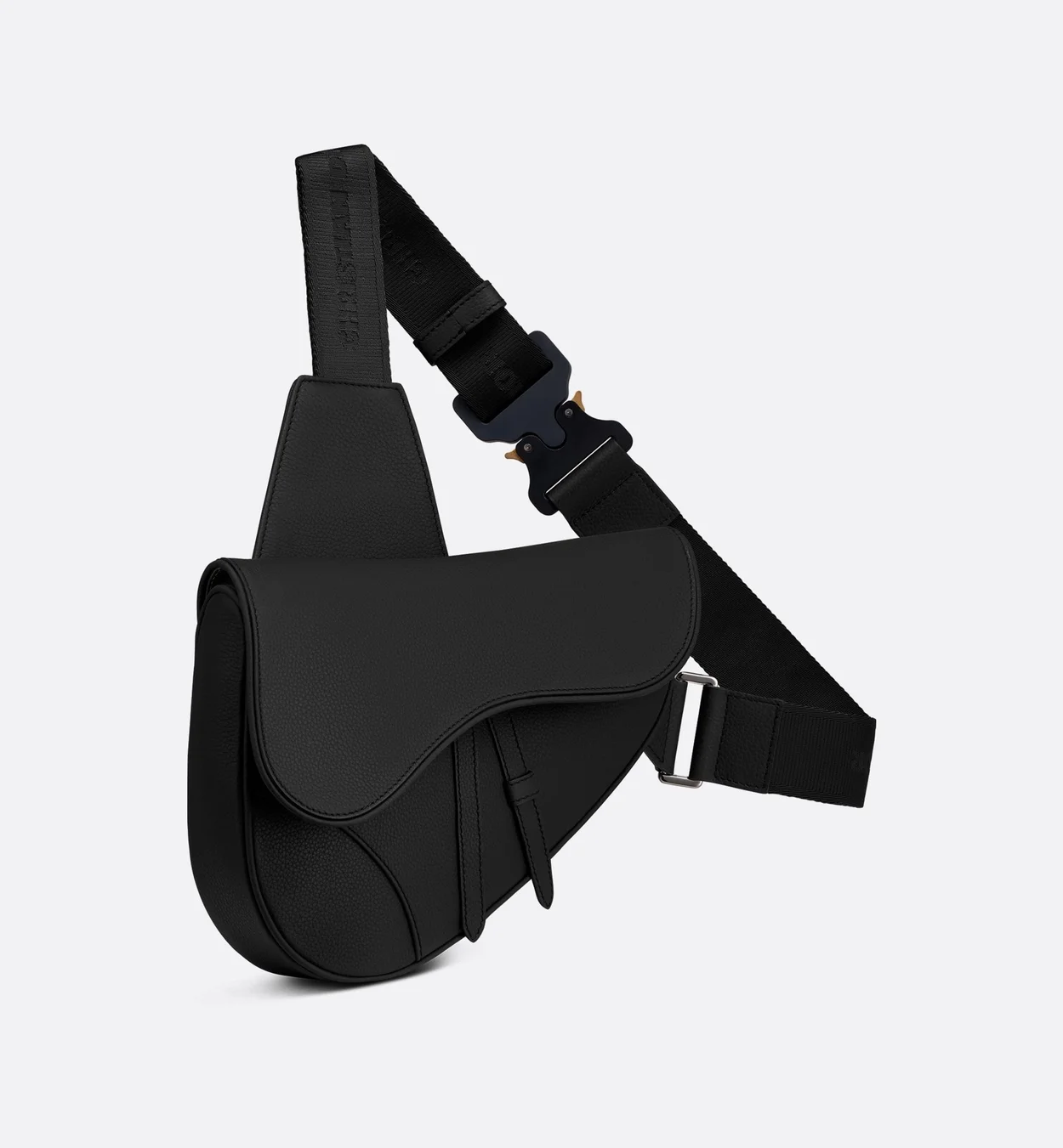 디올 그레인드 카프스킨 맥시 새들 백