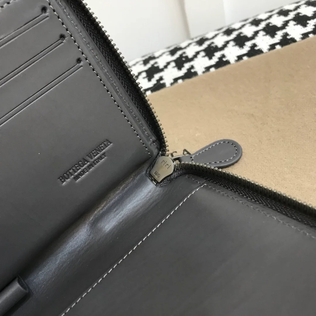 보테가베네타 인트레치아 지퍼 장지갑