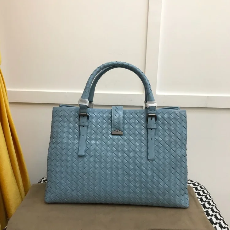 보테가 베네타 인트레치아토 로마 토트백 SF100629