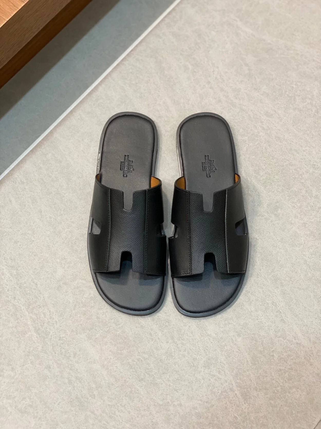 에르메스 이즈미르 샌들 블랙