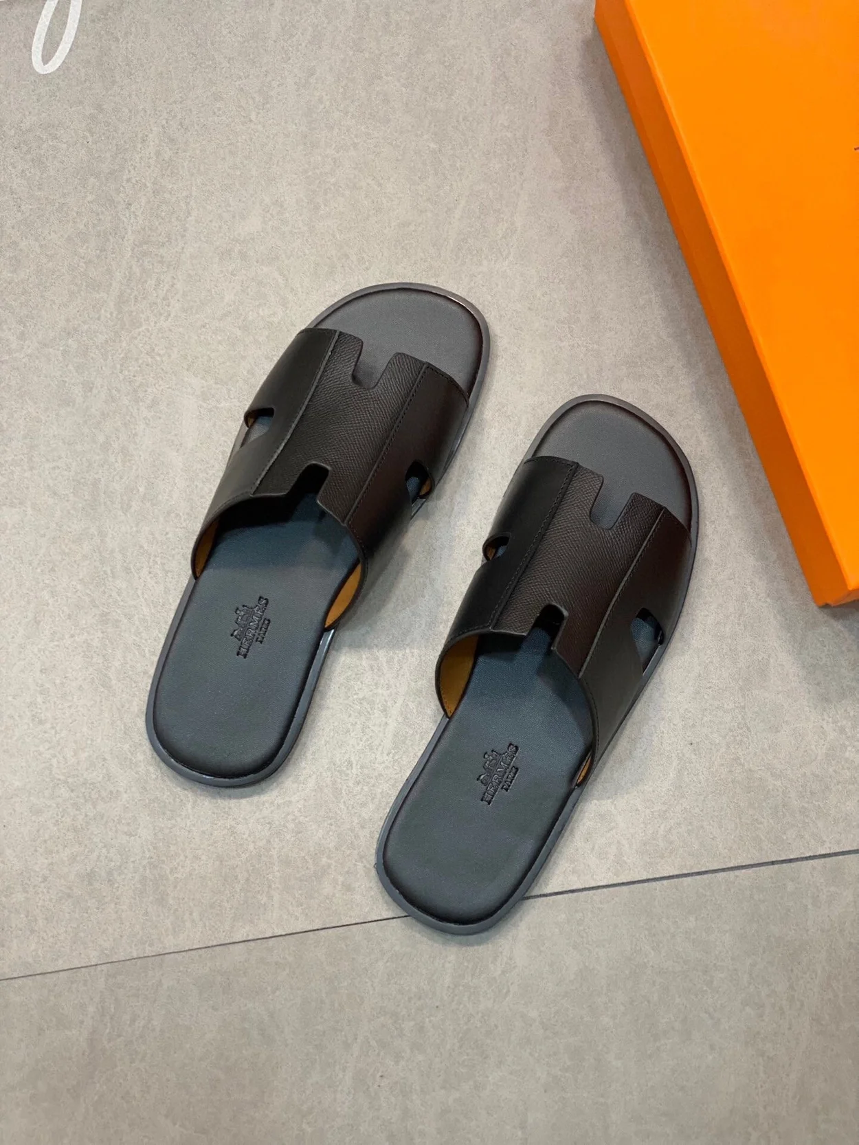 에르메스 이즈미르 샌들 블랙