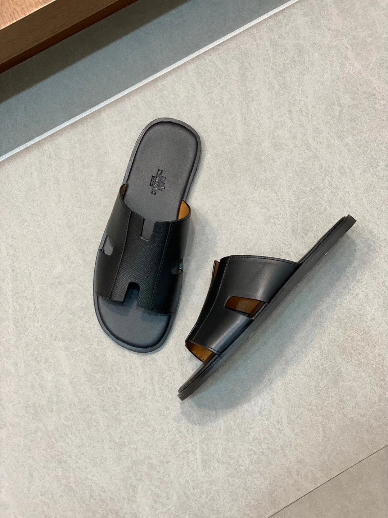 에르메스 이즈미르 샌들 블랙