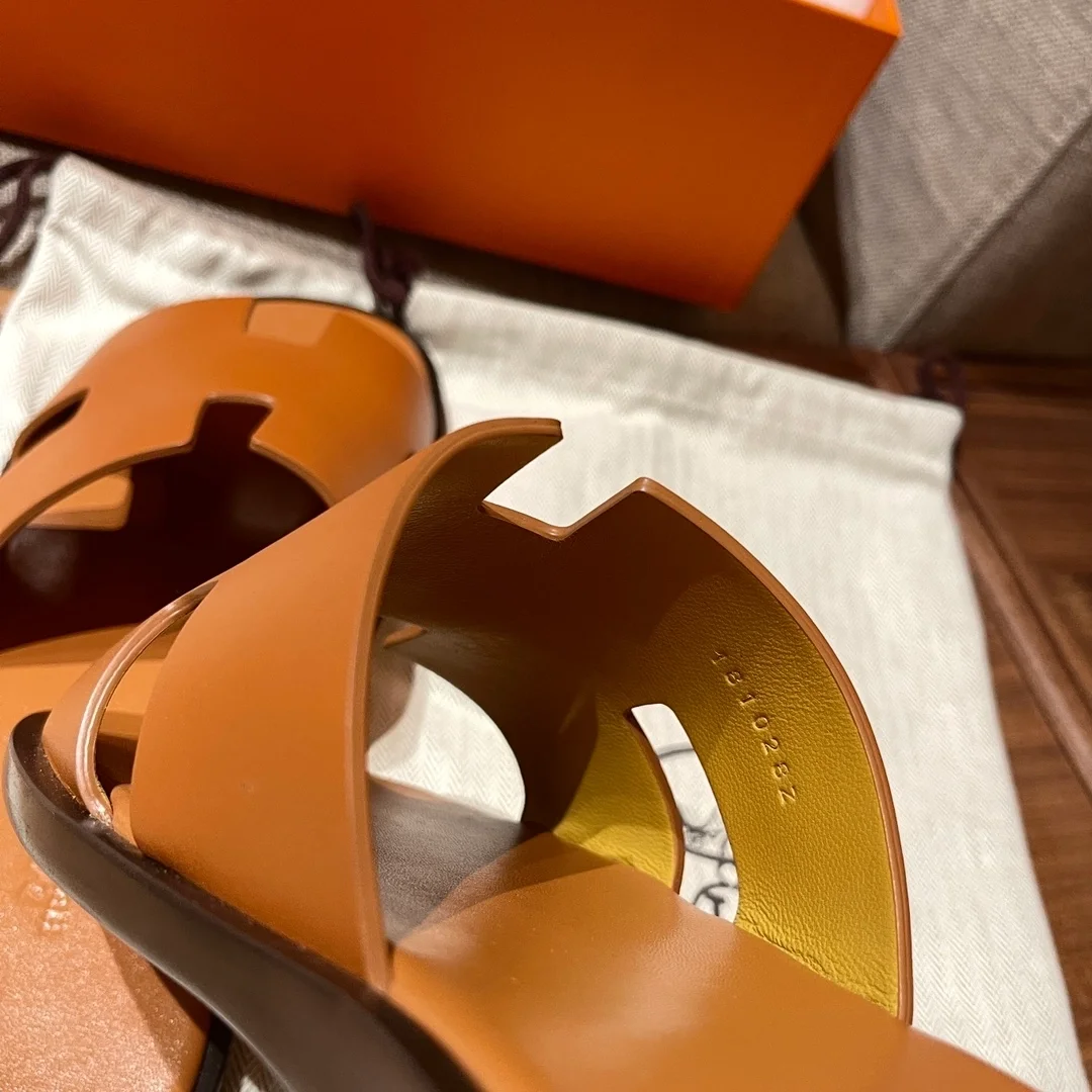 에르메스 이즈미르 샌들 브라운