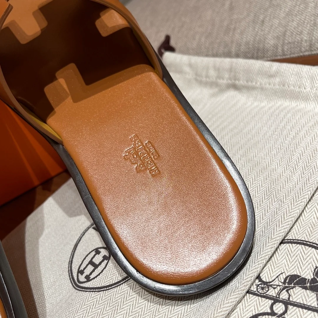 에르메스 이즈미르 샌들 브라운