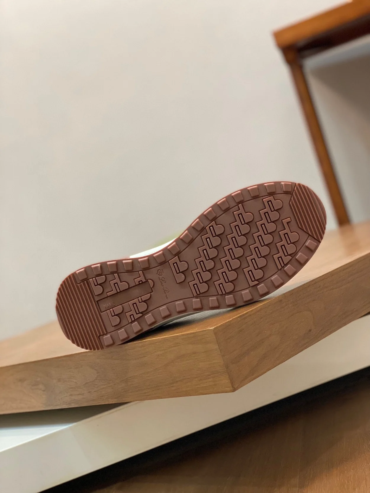 로로피아나 위켄드 워크 그린 스니커즈