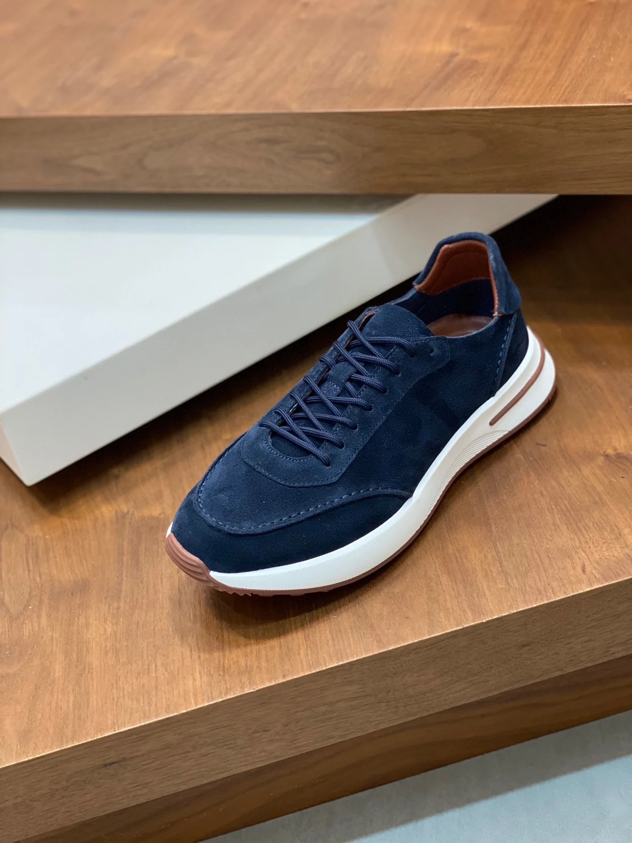 로로피아나 스웨이드 트리밍 스니커즈