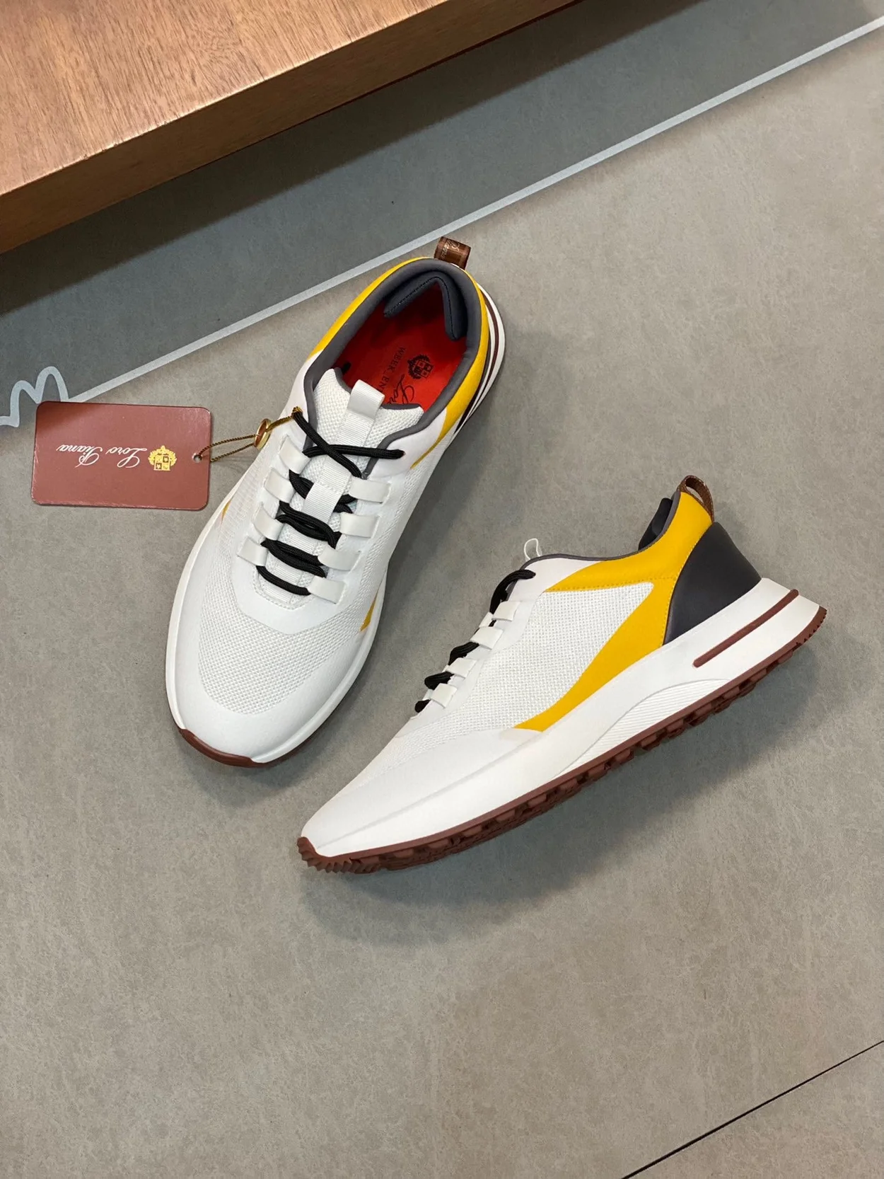 로로피아나 위크앤드 프리즈 망고 스니커즈