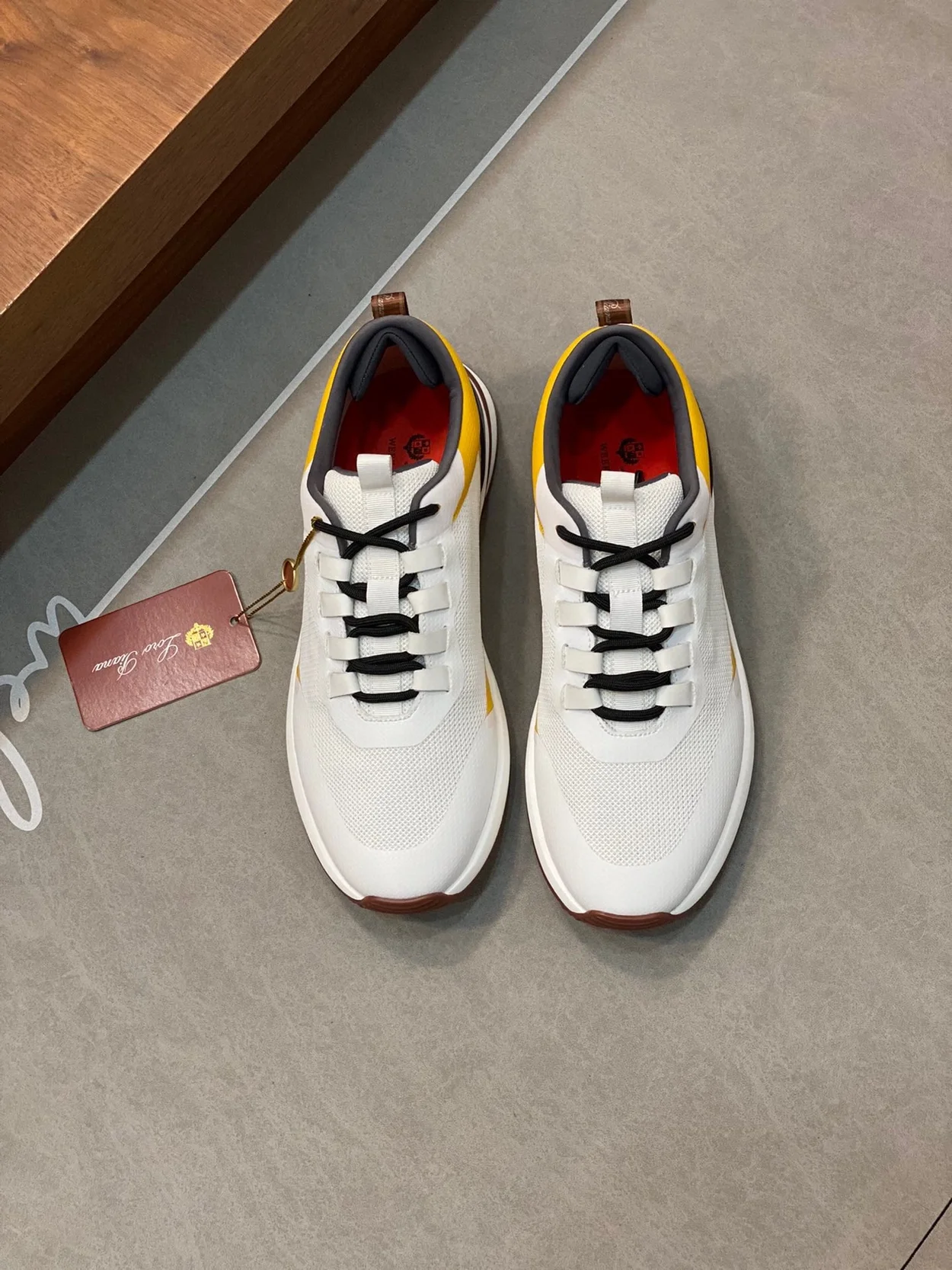 로로피아나 위크앤드 프리즈 망고 스니커즈