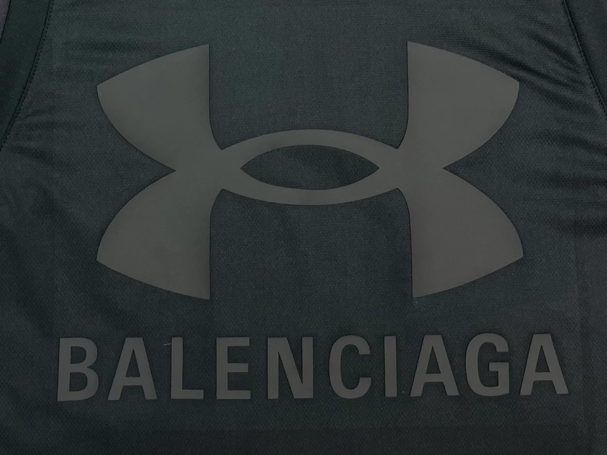 발렌시아가 언더아머 트리플 레이어드 롱슬리브 티셔츠