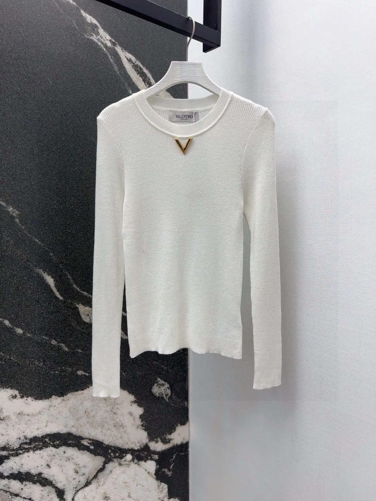 발렌티노 로고 골지 티셔츠 아이보리