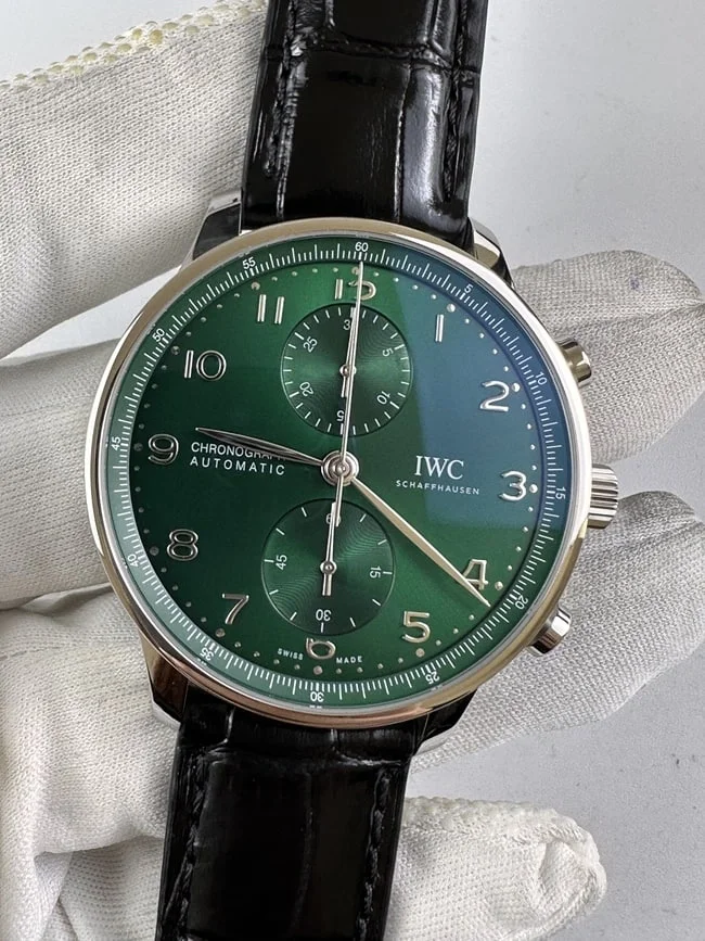 IWC 포르투기저 크로노그래프 그린 다이얼