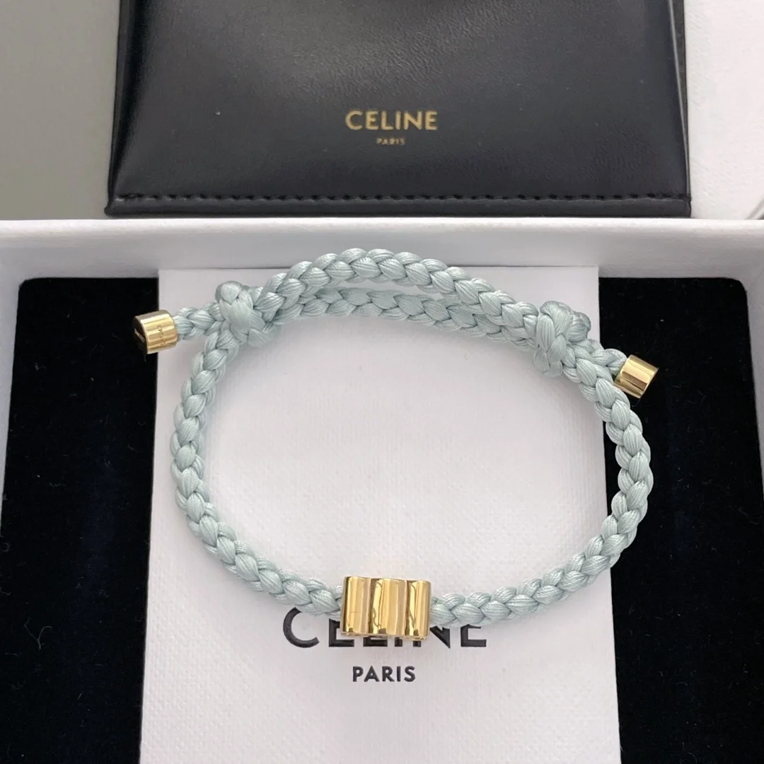 셀린느 브래스 골드 피니쉬 실크 트리옹프 브레이슬릿