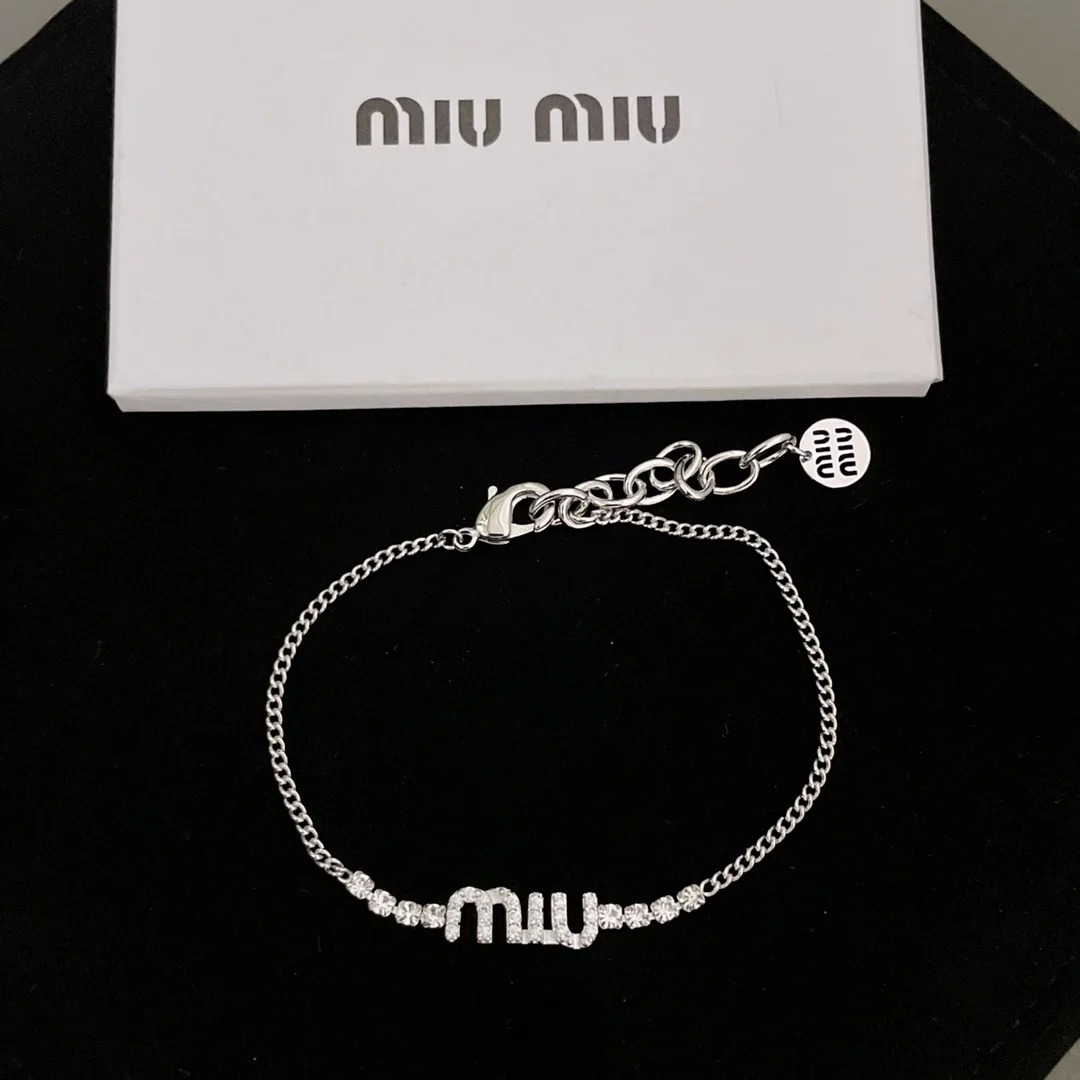 미우미우 크리스탈 장식 메탈 브레이슬릿