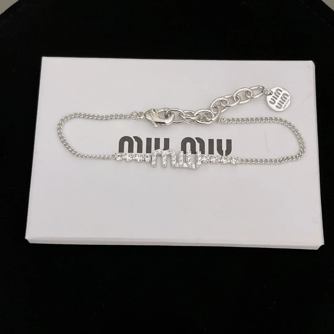 미우미우 크리스탈 장식 메탈 브레이슬릿