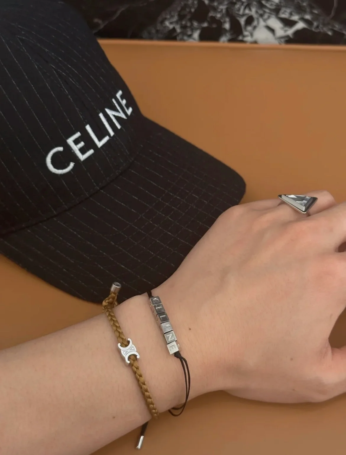 셀린느 브레이스 골드 피니쉬 브레이슬릿