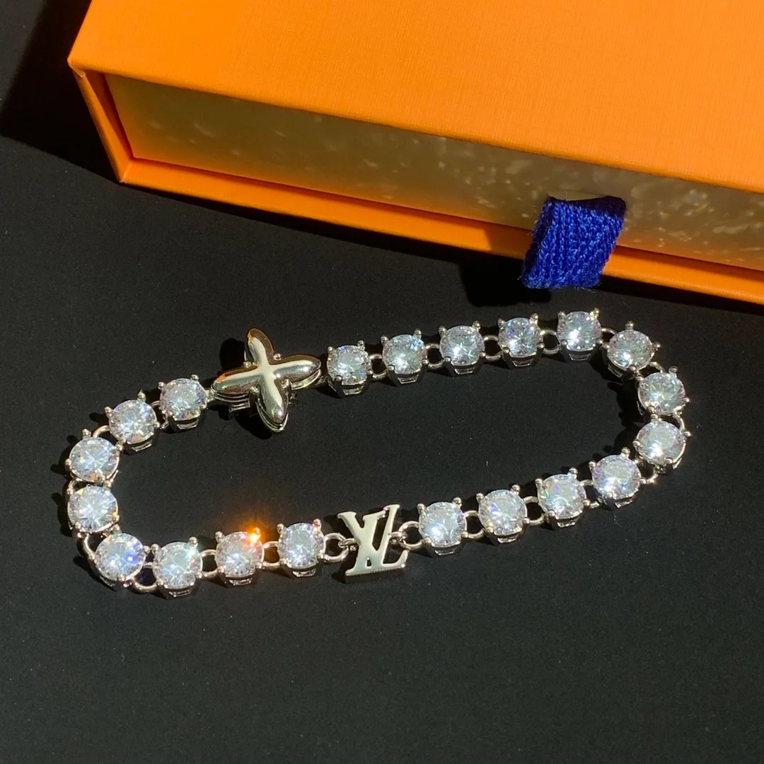 루이비통 크리스탈 팔찌 MP3355