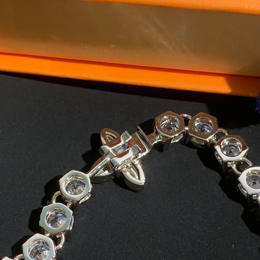 루이비통 크리스탈 팔찌 MP3355