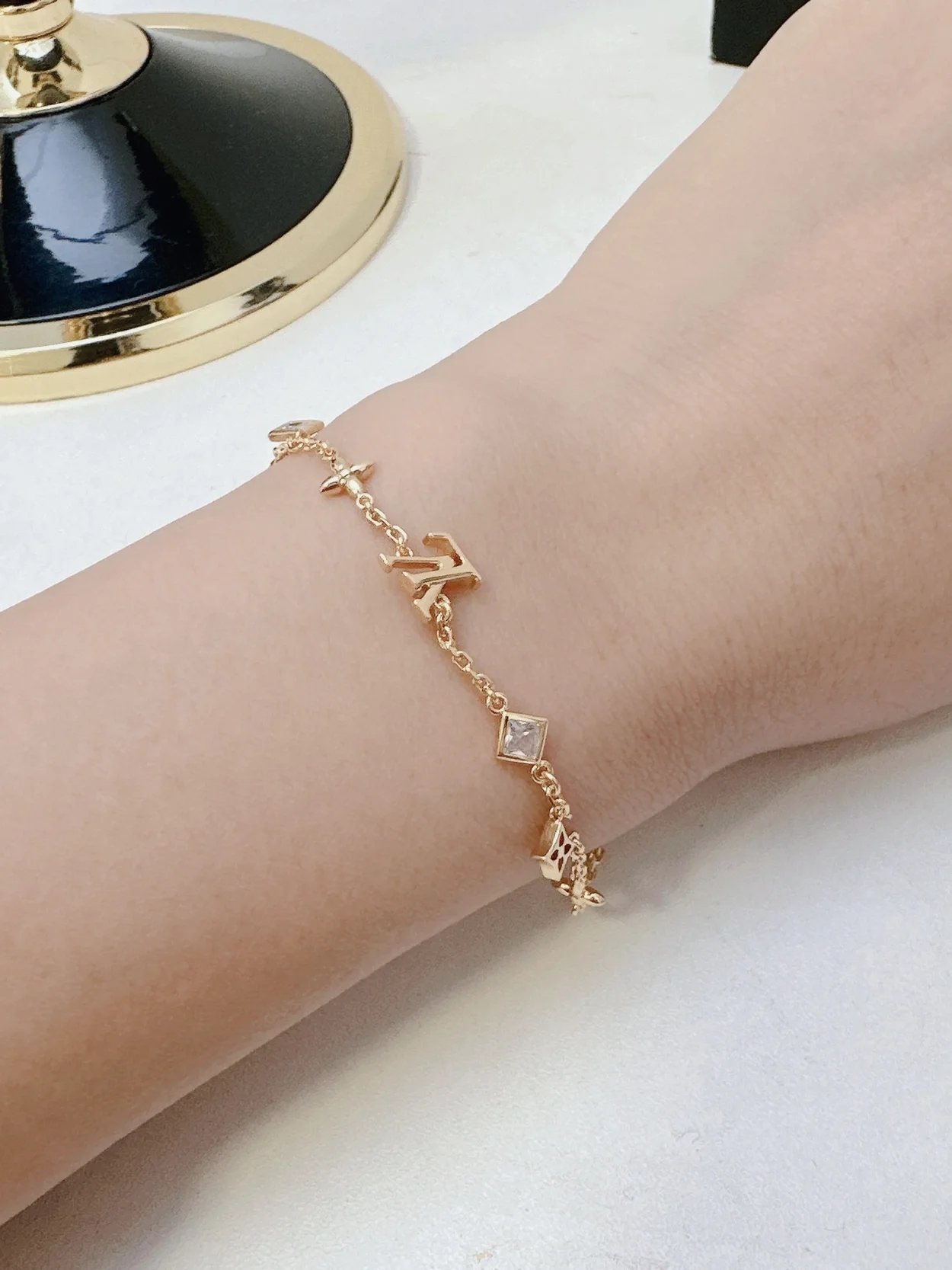 루이비통 인 더 스카이 팔찌 M1040A