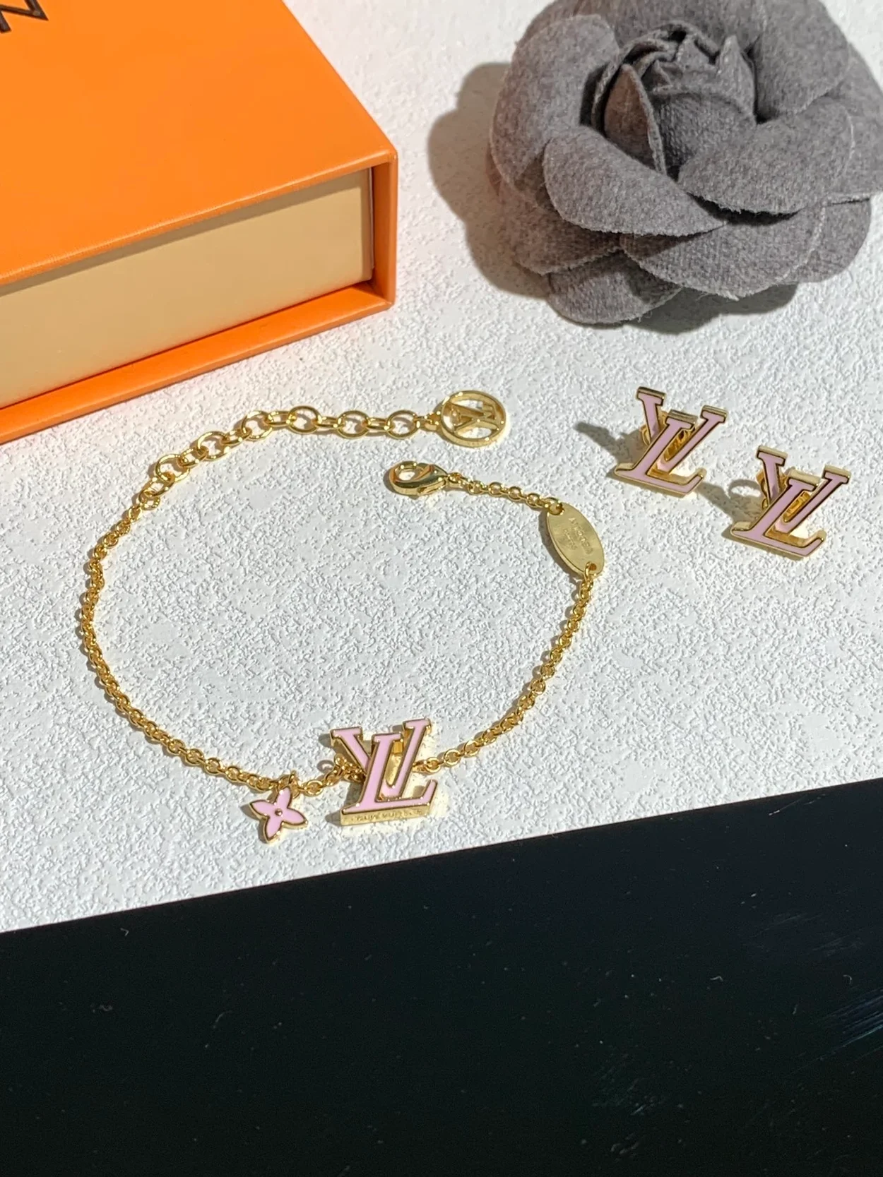 루이비통 아이코닉 에나멜 팔찌 M1008A