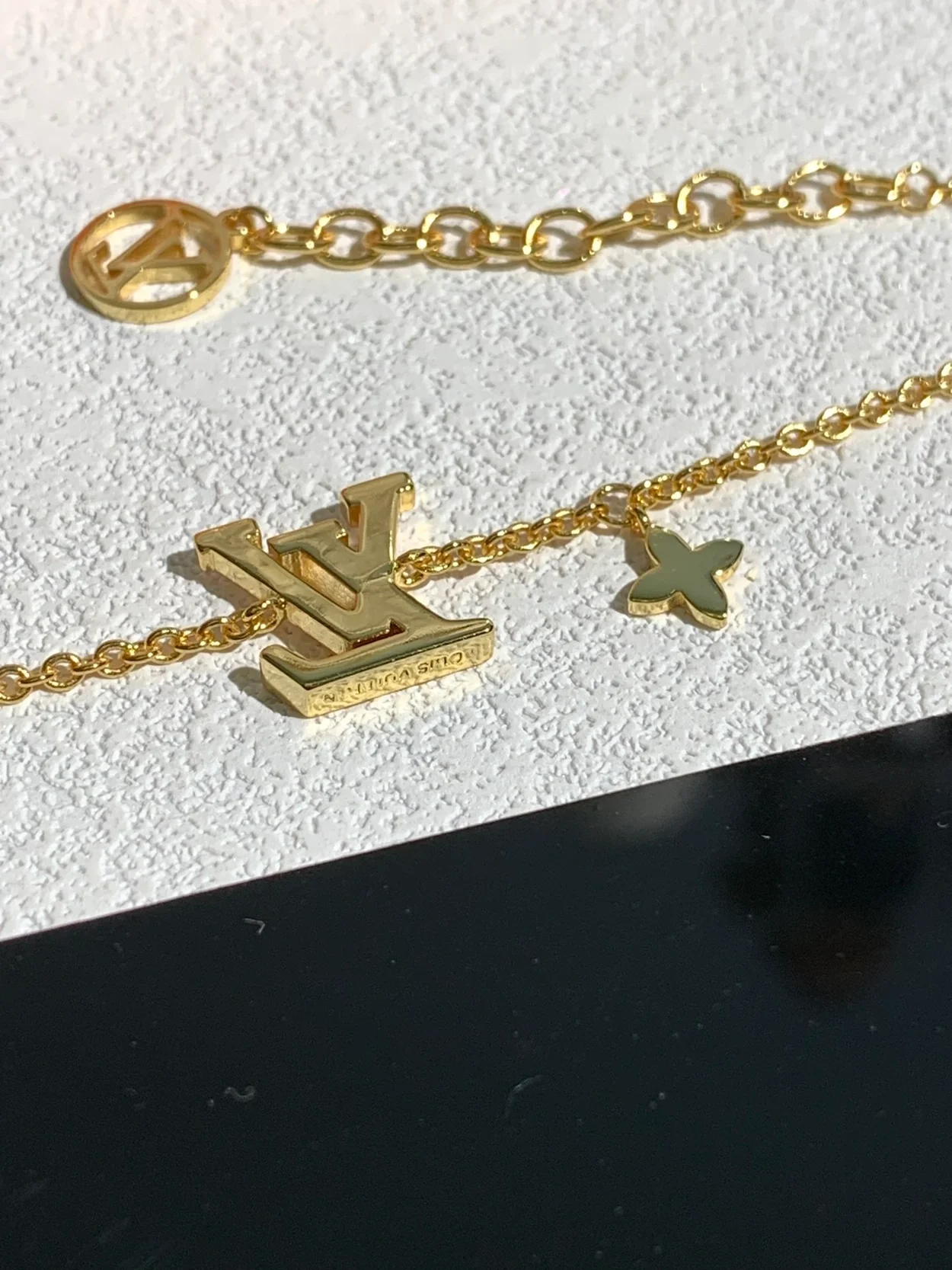 루이비통 아이코닉 에나멜 팔찌 M1008A