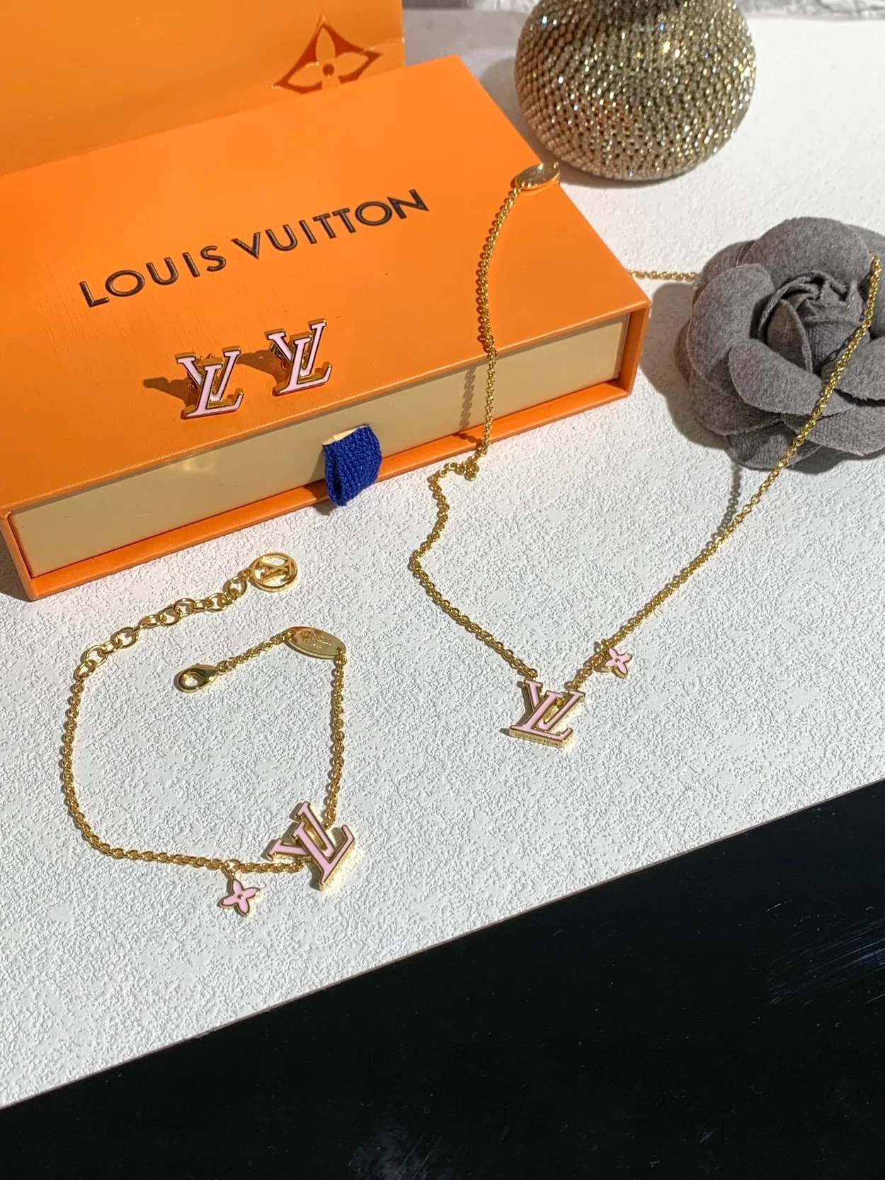 루이비통 아이코닉 에나멜 팔찌 M1008A