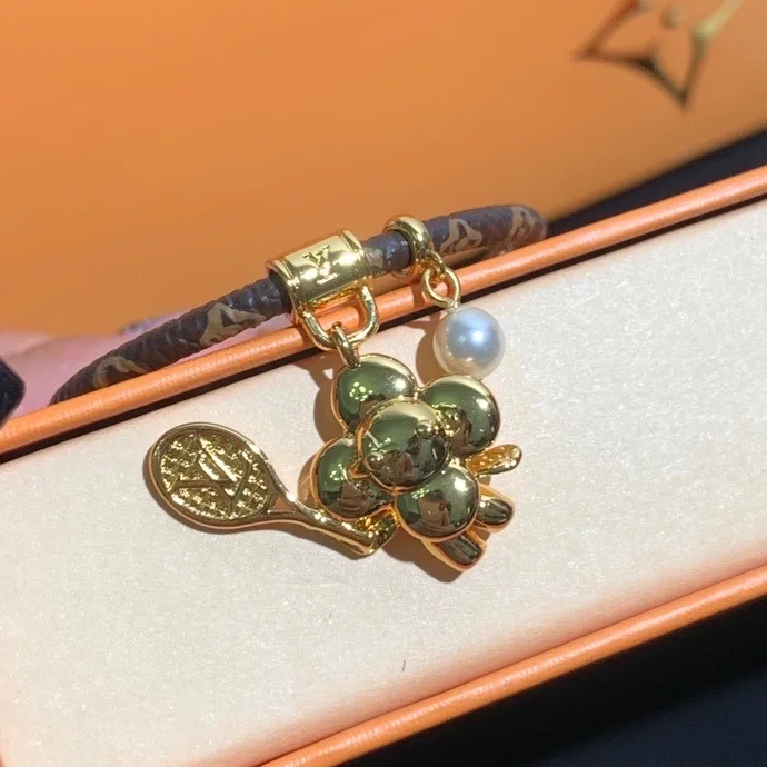 루이비통 비비엔 온 더 코트 팔찌 M8087Z