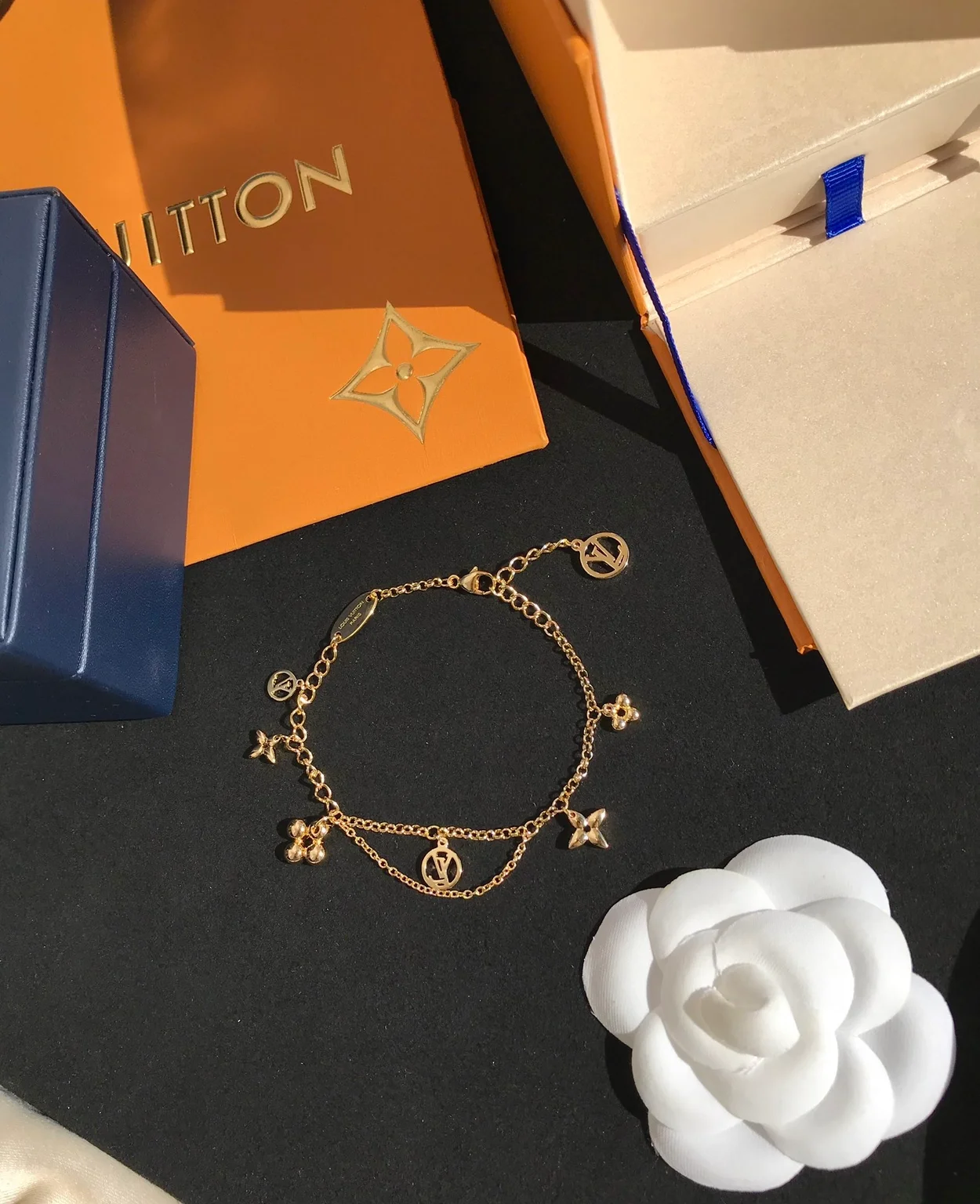 루이비통 블루밍 서플 브레이슬릿 팔찌 M64858