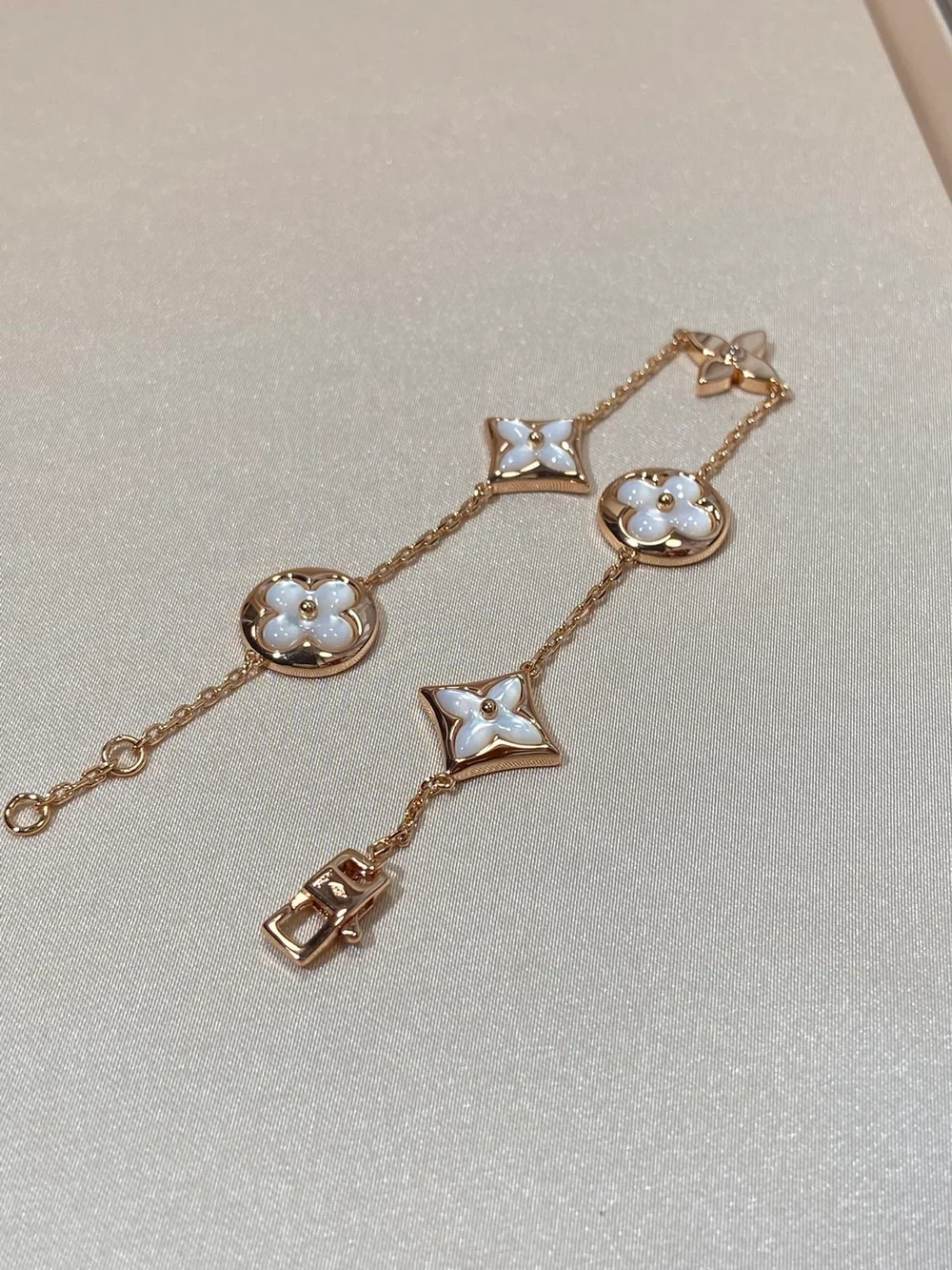 루이비통 블라썸 BB 멀티-모티프 팔찌 Q95596