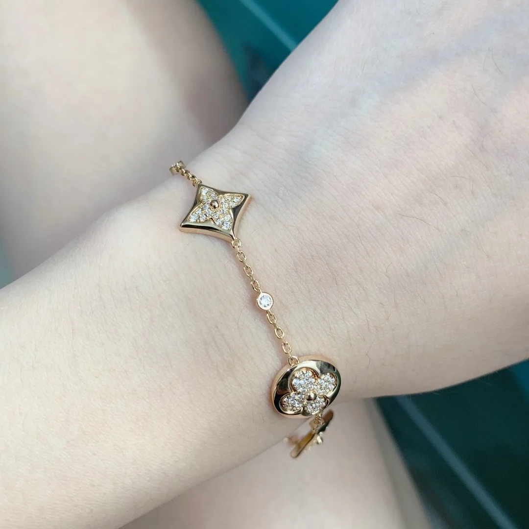 루이비통 블라썸 BB 멀티 모티프 팔찌 핑크 골드 & 다이아몬드 Q95650