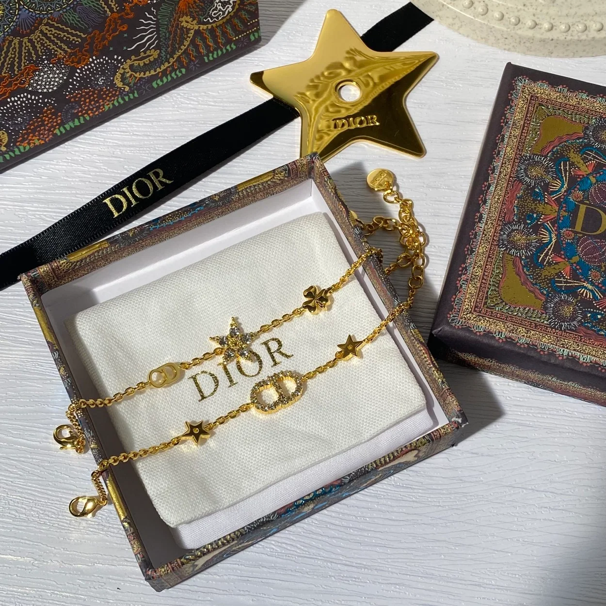 디올 클레어 D 룬 팔찌