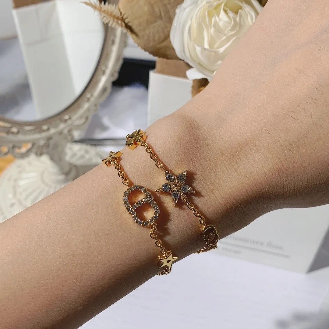 디올 클레어 D 룬 팔찌