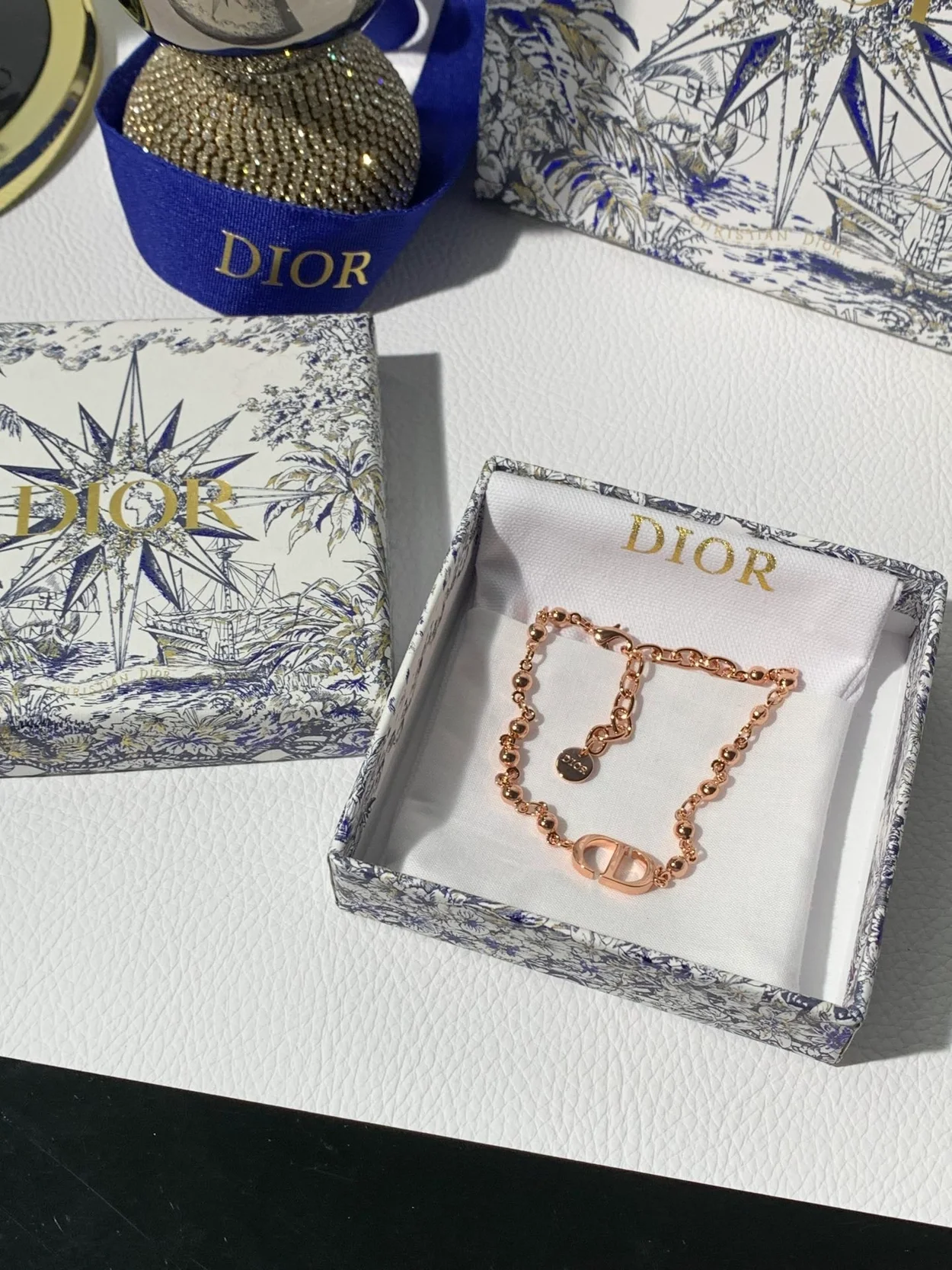 디올 쁘띠 CD 핑크 메탈 팔찌